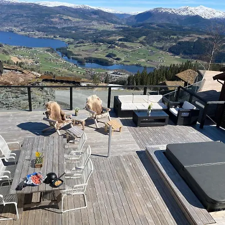 Family Cabin, Sunny Terrace And Amazing Views 別荘 ヴォス