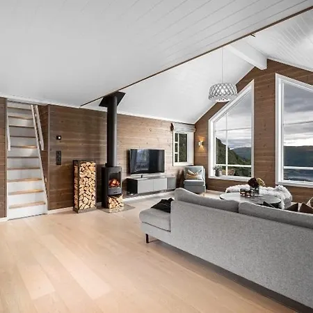 別荘 Family Cabin, Sunny Terrace And Amazing Views *