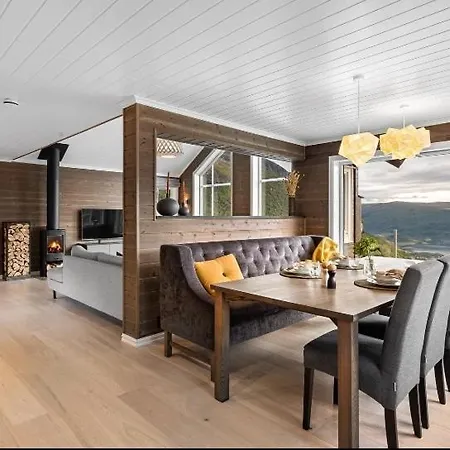 Family Cabin, Sunny Terrace And Amazing Views *